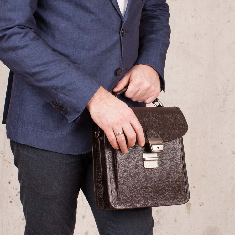 Компактный коричневый мужской портфель Bishop Brown