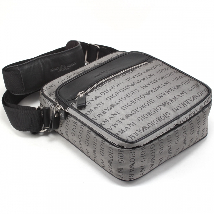 Сумка цвета хаки Giorgio Armani 882637